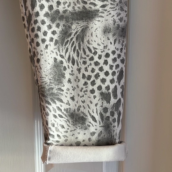 Ladies casual pants, made in Italy. Stretchy material. - Picture 5 of 5